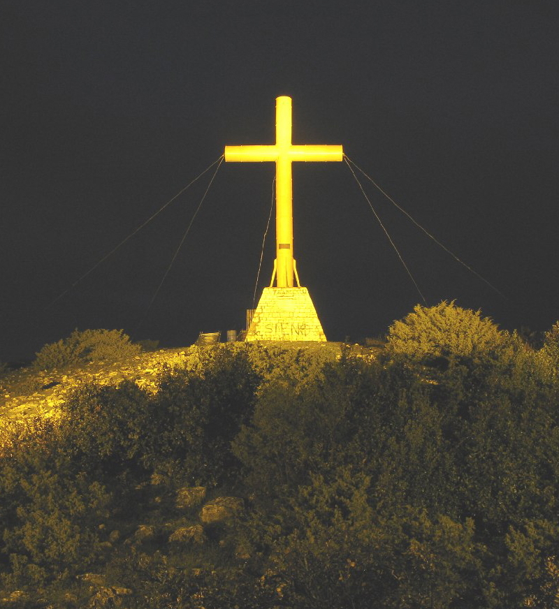 La croce nella notte